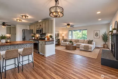 2704 180th Avenue E, Lake Tapps, WA 98391 - Photo 11