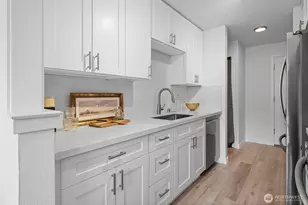 12701 NE 9th Pl, Bellevue, WA 98005 - Photo 5