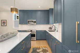 3639 34th Ave W, Seattle, WA 98199 - Photo 9