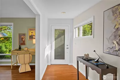 2537 NE 97th Street, Seattle, WA 98115 - Photo 3