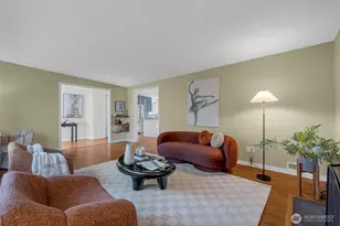 2537 NE 97th St, Seattle, WA 98115 - Photo 7