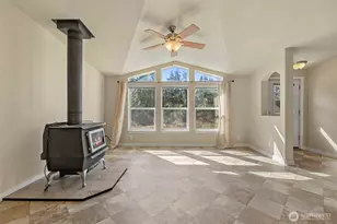 3399 Wilson Rd, Oak Harbor, WA 98277 - Photo 9