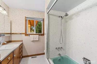 344 SE O'Leary Street, Oak Harbor, WA 98277 - Photo 21