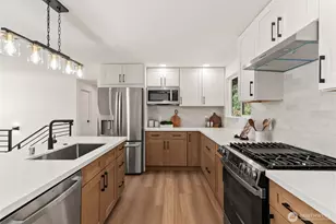 803 240th St SE, Bothell, WA 98021 - Photo 9