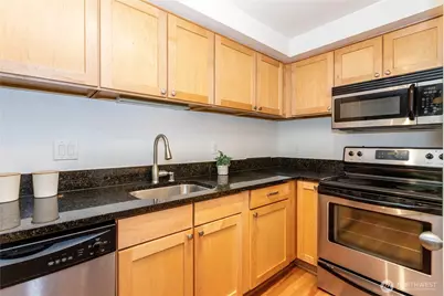 15246 SE 43rd Court #G301, Bellevue, WA 98006 - Photo 5