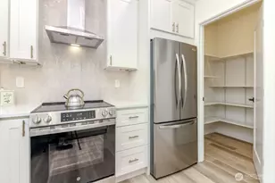 1717 S 17th St, Tacoma, WA 98405 - Photo 9