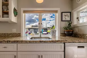 1210 E Shelby St, Seattle, WA 98102 - Photo 9