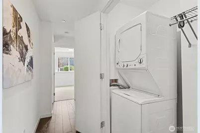 728 3rd Avenue N, Seattle, WA 98109 - Photo 21
