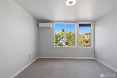 4608 Woodland Park Avenue N, Seattle, WA 98103 - Photo 13