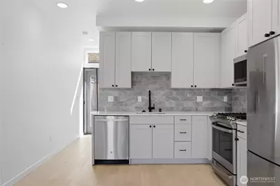 4608 Woodland Park Avenue N, Seattle, WA 98103 - Photo 9