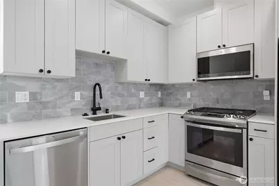 4608 Woodland Park Avenue N, Seattle, WA 98103 - Photo 7
