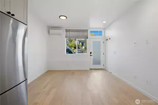 4608 Woodland Park Ave N, Seattle, WA 98103 - Photo 5
