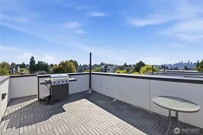 4608 Woodland Park Avenue N, Seattle, WA 98103 - Photo 21