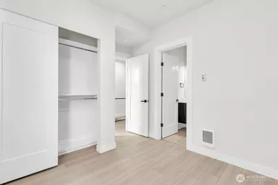 7005 NE 182nd St #102, Kenmore, WA 98028 - Photo 9