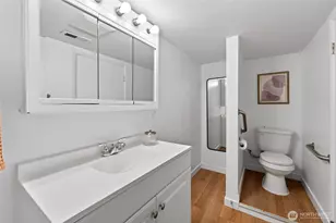2907 SW Cloverdale St, Seattle, WA 98126 - Photo 9