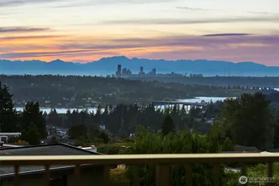 4360 Somerset Boulevard SE, Bellevue, WA 98006 - Photo 1