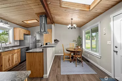 1418 Hillcrest Parkway, Mount Vernon, WA 98274 - Photo 7