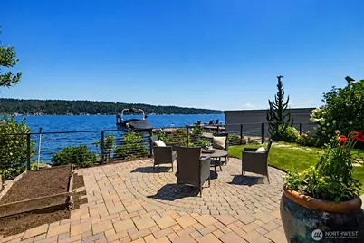 11754 Riviera Place NE, Seattle, WA 98125 - Photo 7