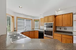 7926 N 9th St, Tacoma, WA 98406 - Photo 9