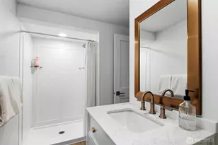 5625 SW Teig Pl, Seattle, WA 98116 - Photo 23