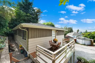5625 SW Teig Place, Seattle, WA 98116 - Photo 3