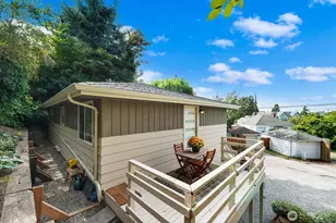 5625 SW Teig Pl, Seattle, WA 98116 - Photo 3