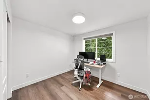 17101 NE 28th Pl, Bellevue, WA 98008 - Photo 21