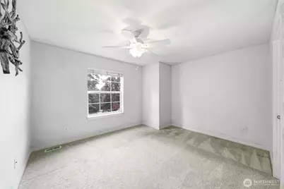 24750 NE 3rd Place, Sammamish, WA 98074 - Photo 31