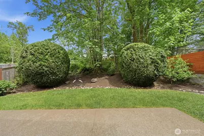 24750 NE 3rd Place, Sammamish, WA 98074 - Photo 33
