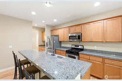 24750 NE 3rd Place, Sammamish, WA 98074 - Photo 9