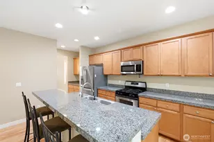 24750 NE 3rd Pl, Sammamish, WA 98074 - Photo 9