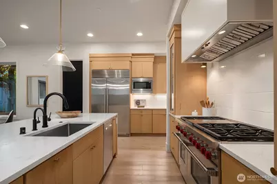 2009 166th Place NE, Bellevue, WA 98008 - Photo 11