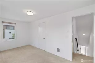 3821 S Cloverdale St, Seattle, WA 98118 - Photo 13