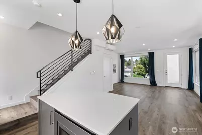 3821 S Cloverdale St, Seattle, WA 98118 - Photo 9