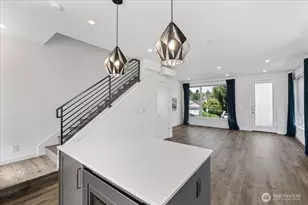 3821 S Cloverdale St, Seattle, WA 98118 - Photo 9