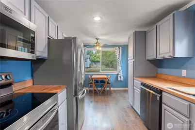 2524 Barnett Street, Bremerton, WA 98310 - Photo 9