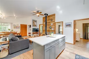 7537 Canyon View Dr, Glacier, WA 98244 - Photo 5