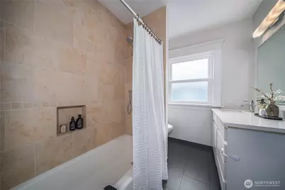 2428 5th Avenue W, Seattle, WA 98119 - Photo 19