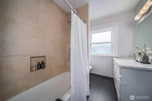 2428 5th Ave W, Seattle, WA 98119 - Photo 19