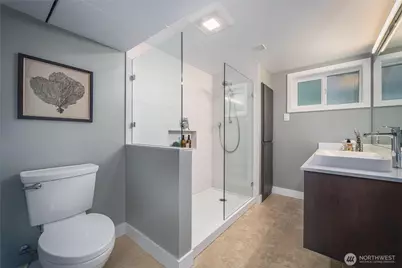 2428 5th Avenue W, Seattle, WA 98119 - Photo 25
