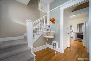 2428 5th Ave W, Seattle, WA 98119 - Photo 3