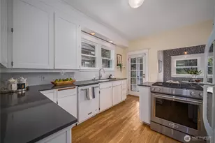 2428 5th Ave W, Seattle, WA 98119 - Photo 11
