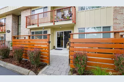 425 45th Street SW #208, Everett, WA 98203 - Photo 3