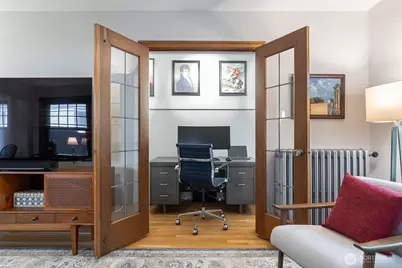 408 Bellevue Avenue E #201, Seattle, WA 98102 - Photo 9