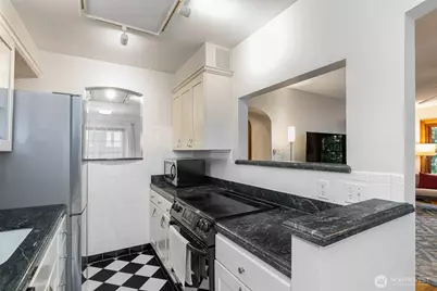 408 Bellevue Avenue E #201, Seattle, WA 98102 - Photo 17