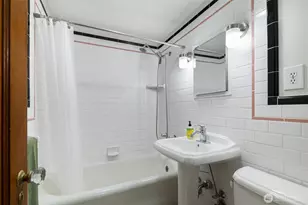 408 Bellevue Ave E, Seattle, WA 98102 - Photo 23