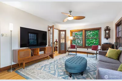 408 Bellevue Avenue E #201, Seattle, WA 98102 - Photo 3