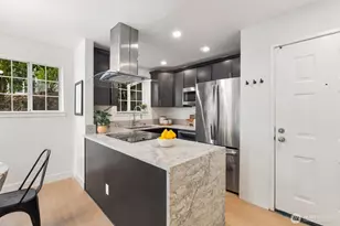 2670 118th Ave SE, Bellevue, WA 98005 - Photo 3