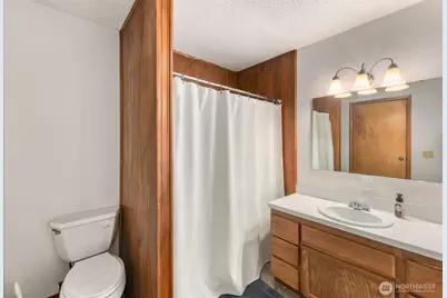 9001 E E Street, Tacoma, WA 98445 - Photo 17