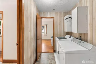 9001 E E Street, Tacoma, WA 98445 - Photo 13